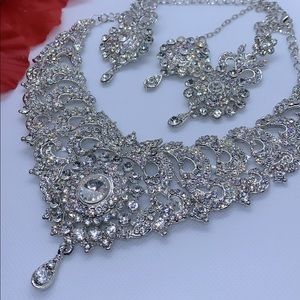 Stone 💎 : Necklace, Earrings & Tikka (head piece)